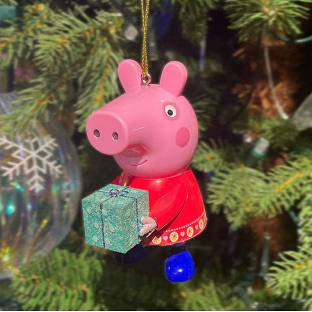 Kurt Adler Peppa Pig with Present Christmas Ornament
